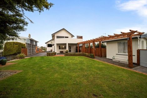 Photo of property in 8 Barrett Street, Westown, New Plymouth, 4310