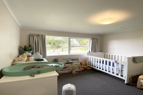 Photo of property in 93 Fairclough Road, Beach Haven, Auckland, 0626