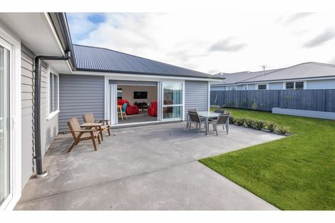 Photo of property in 31 Watkins Drive, Rangiora, 7400