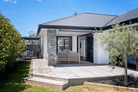 Photo of property in 131 Arataki Road, Havelock North, 4130