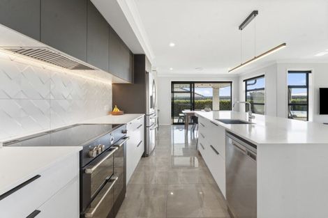 Photo of property in 17 Charlotte Drive, Omokoroa, 3114