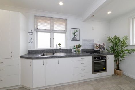 Photo of property in 16 Aberdeen Avenue, Takaro, Palmerston North, 4412