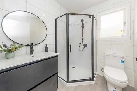 Photo of property in 6 Brouder Place, Hillpark, Auckland, 2102