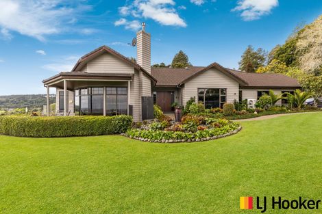 Photo of property in 39 Harry Dreadon Road, Opaheke, Papakura, 2584