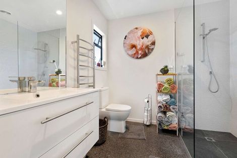 Photo of property in 17c Eagles Way, Cable Bay, 0420