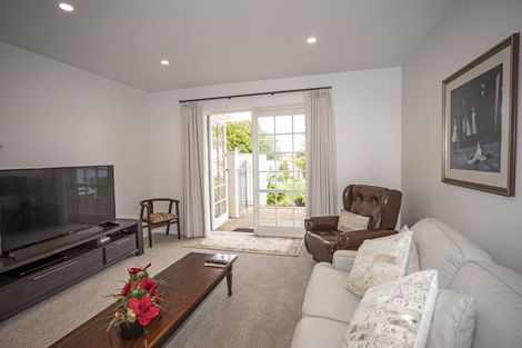 Photo of property in 1/25 James Evans Drive, Northcote, Auckland, 0627