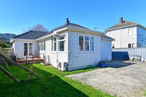 Photo of property in 43 Chapman Crescent, Naenae, Lower Hutt, 5011
