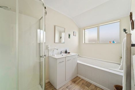 Photo of property in 39 Lakeside Drive, Orewa, 0931