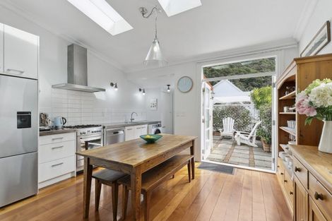 Photo of property in 206 Tinakori Road, Thorndon, Wellington, 6011