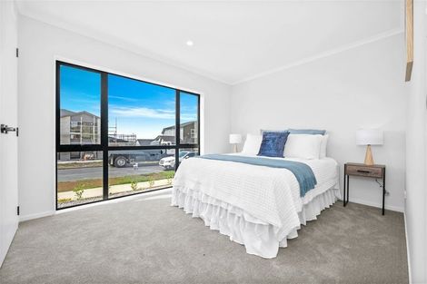 Photo of property in 103 Ennis Avenue, Pakuranga Heights, Auckland, 2010