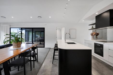 Photo of property in 65 Bayly Road, Blagdon, New Plymouth, 4310