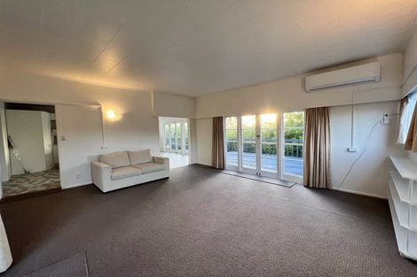 Photo of property in 16 Richards Avenue, Forrest Hill, Auckland, 0620