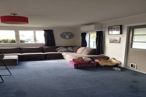 Photo of property in 30 Kilmarnock Street, Wallacetown, 9816