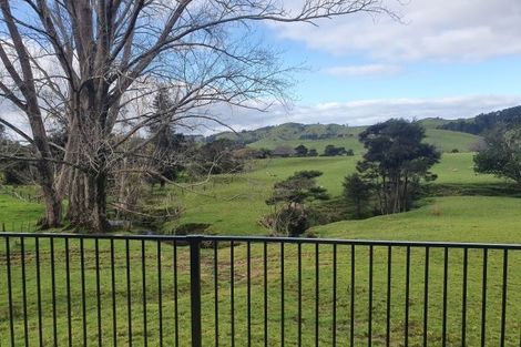 Photo of property in 60 Kawakawa-orere Road, Kawakawa Bay, Papakura, 2585