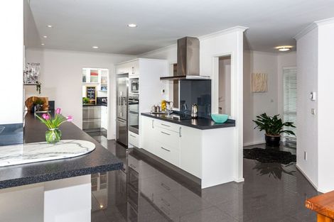 Photo of property in 10 Waitotara Way, Whitianga, 3510