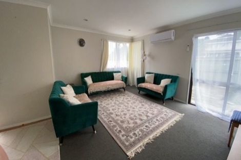 Photo of property in 141 Aviemore Drive, Highland Park, Auckland, 2010