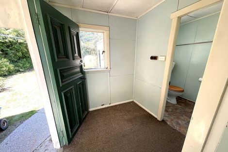 Photo of property in 11 Halsey Street, Clinton, 9534