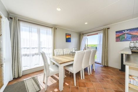 Photo of property in 17 Egmont Place, Westbrook, Palmerston North, 4412