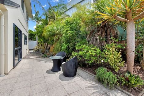 Photo of property in 16 Coventry Way, Long Bay, Auckland, 0630