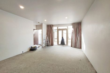 Photo of property in Henry Walton Flats, 4/2 Upper Queen Street, Auckland Central, Auckland, 1010