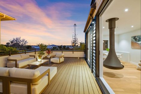 Photo of property in 14c Alfred Street, Northcote Point, Auckland, 0627