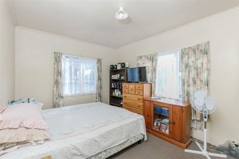 Photo of property in 189 Waimumu Road, Massey, Auckland, 0614
