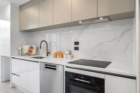 Photo of property in 25a Oteha Valley Road, Northcross, Auckland, 0632