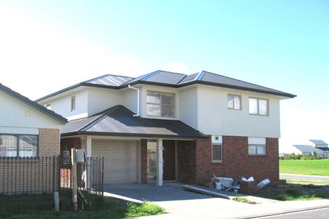 Photo of property in 2 Wakaroa Avenue, Te Atatu Peninsula, Auckland, 0610