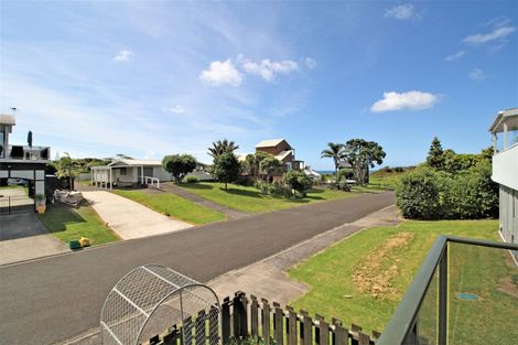 Photo of property in 4a Moray Place, Whiritoa, Whangamata, 3691