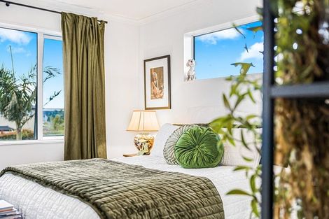 Photo of property in 44 Boocock Crescent, Orewa, 0931