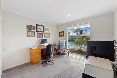 Photo of property in 42 Farrand Road, Kumeu, 0891