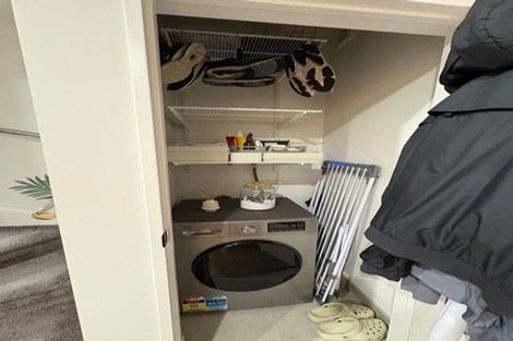 Photo of property in 4/89 Beach Road, Te Atatu Peninsula, 0610