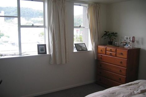 Photo of property in Grandstand Apartments, 6/80 Kent Terrace, Mount Victoria, Wellington, 6011