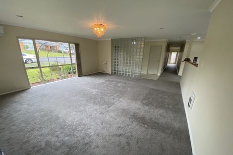 Photo of property in 7 Bibury Avenue, Henderson, Auckland, 0612