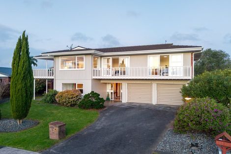 Photo of property in 8 Fielding Crescent, Farm Cove, Auckland, 2012