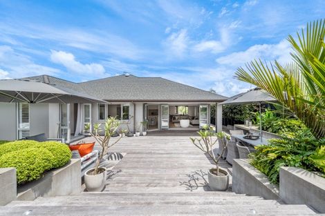 Photo of property in 100 Beach Road, Mellons Bay, Auckland, 2014