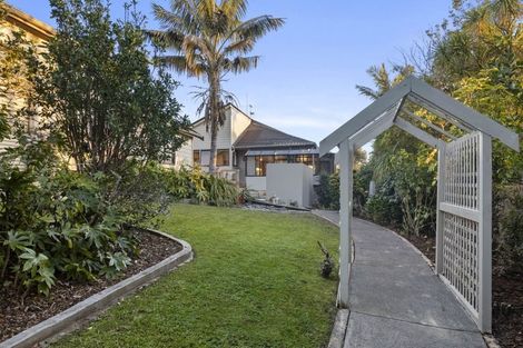 Photo of property in 28 Rahui Road, Greenhithe, Auckland, 0632