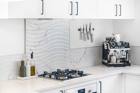 Photo of property in 14b Kelwyn Road, Kelston, Auckland, 0602