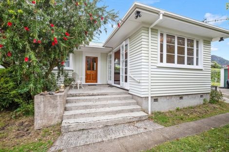 Photo of property in 1 Wyatt Avenue, Te Aroha, 3320