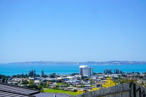 Photo of property in 16 Manhattan Rise, Orewa, 0931