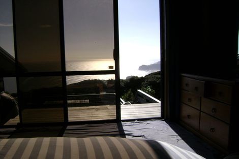 Photo of property in 23 Te Ahuahu Road, Piha, New Lynn, 0772