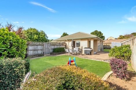 Photo of property in 13 Montilla Place, Manurewa, Auckland, 2102