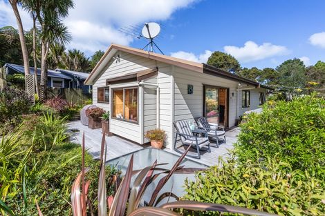 Photo of property in 143 Woodlands Park Road, Titirangi, Auckland, 0604