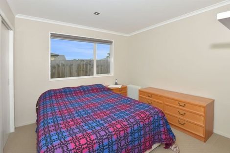 Photo of property in 18 Roto View, One Tree Point, 0118