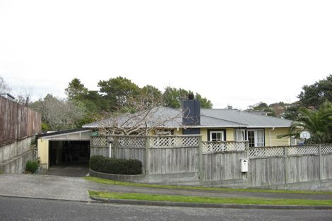 Photo of property in 5 Kendal Place, Merrilands, New Plymouth, 4312