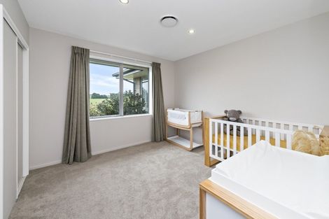 Photo of property in 36 Whitcombe Place, Darfield, 7571