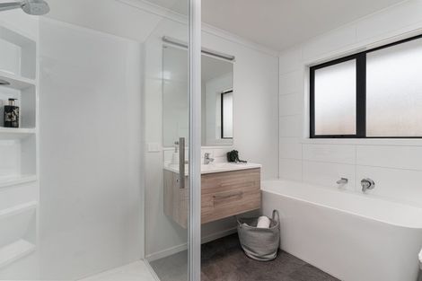 Photo of property in 16 Mitre Way, Solway, Masterton, 5810