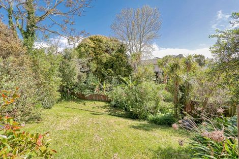 Photo of property in 2/18 Tiri View Place, Waiake, Auckland, 0630