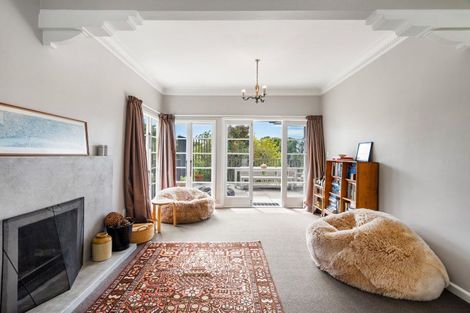 Photo of property in 63 Napier Terrace, Hospital Hill, Napier, 4110