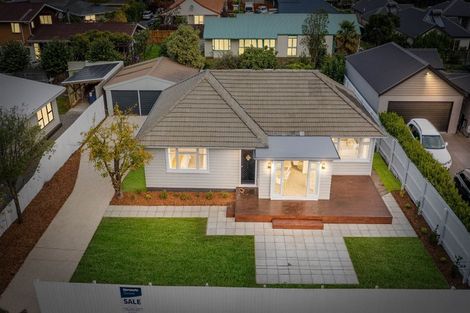 Photo of property in 9 Derrett Place, Saint Martins, Christchurch, 8022